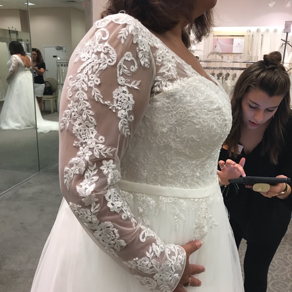 David’s bridal size 18 beautiful wedding dress